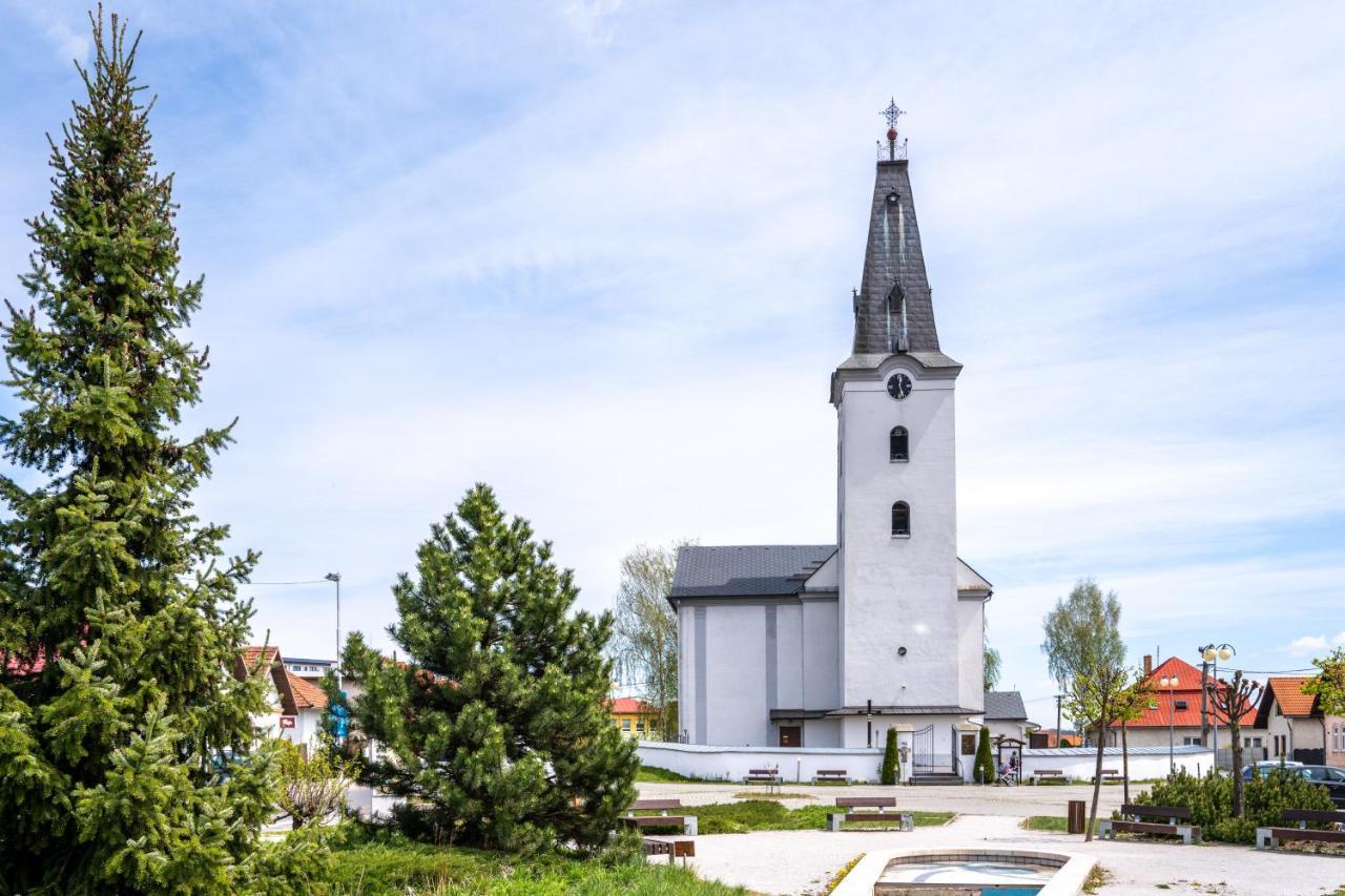 Cakyho Kuria - Mezonetovy Apartman S Krbom A Saunami Smižany Exteriör bild